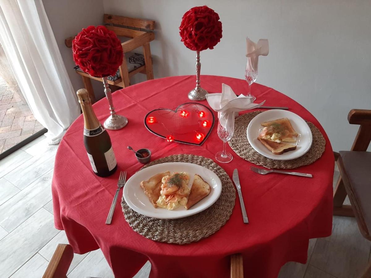 Burnham Road Suite Guest House Булавайо Екстериор снимка