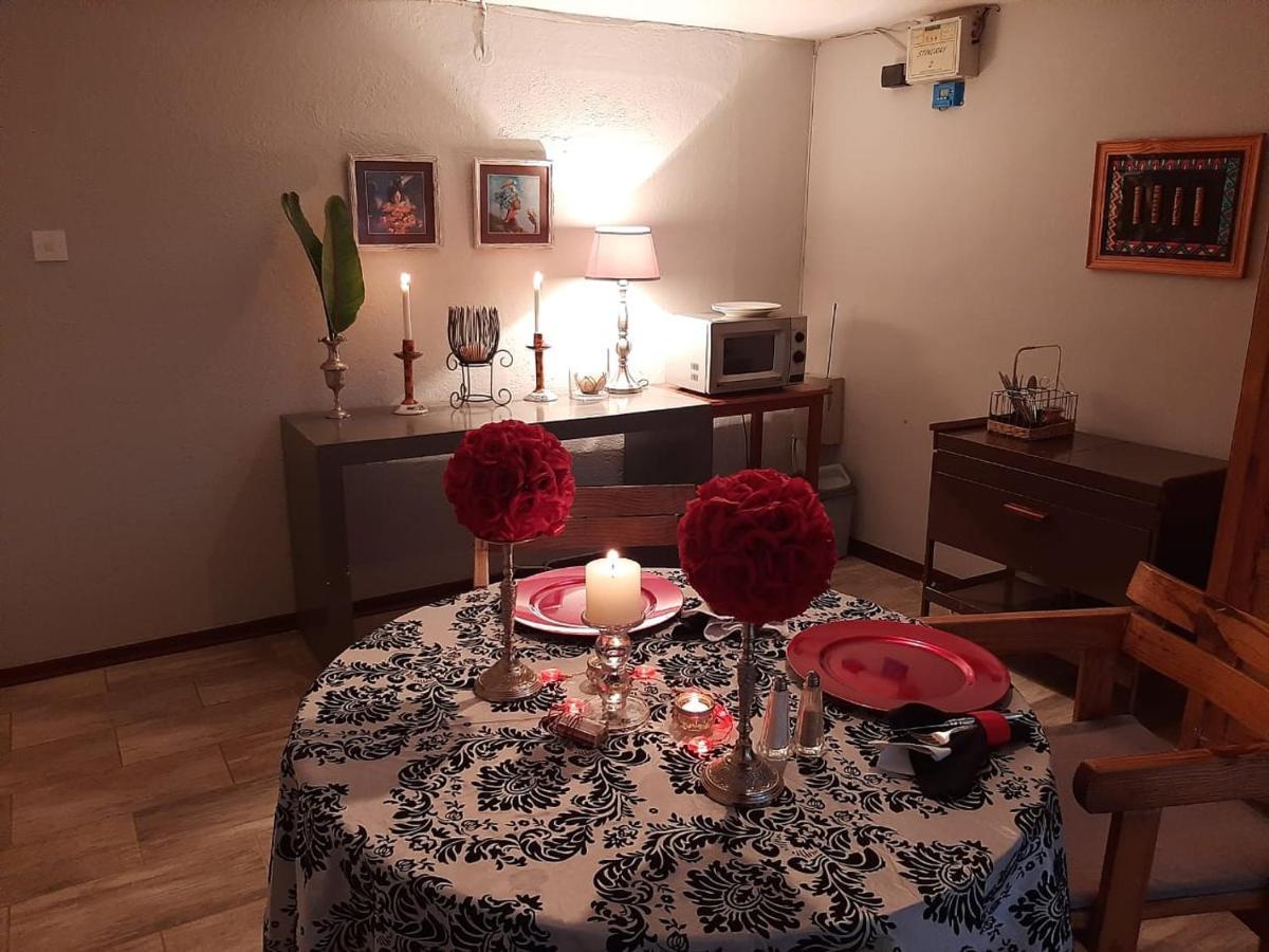 Burnham Road Suite Guest House Булавайо Екстериор снимка
