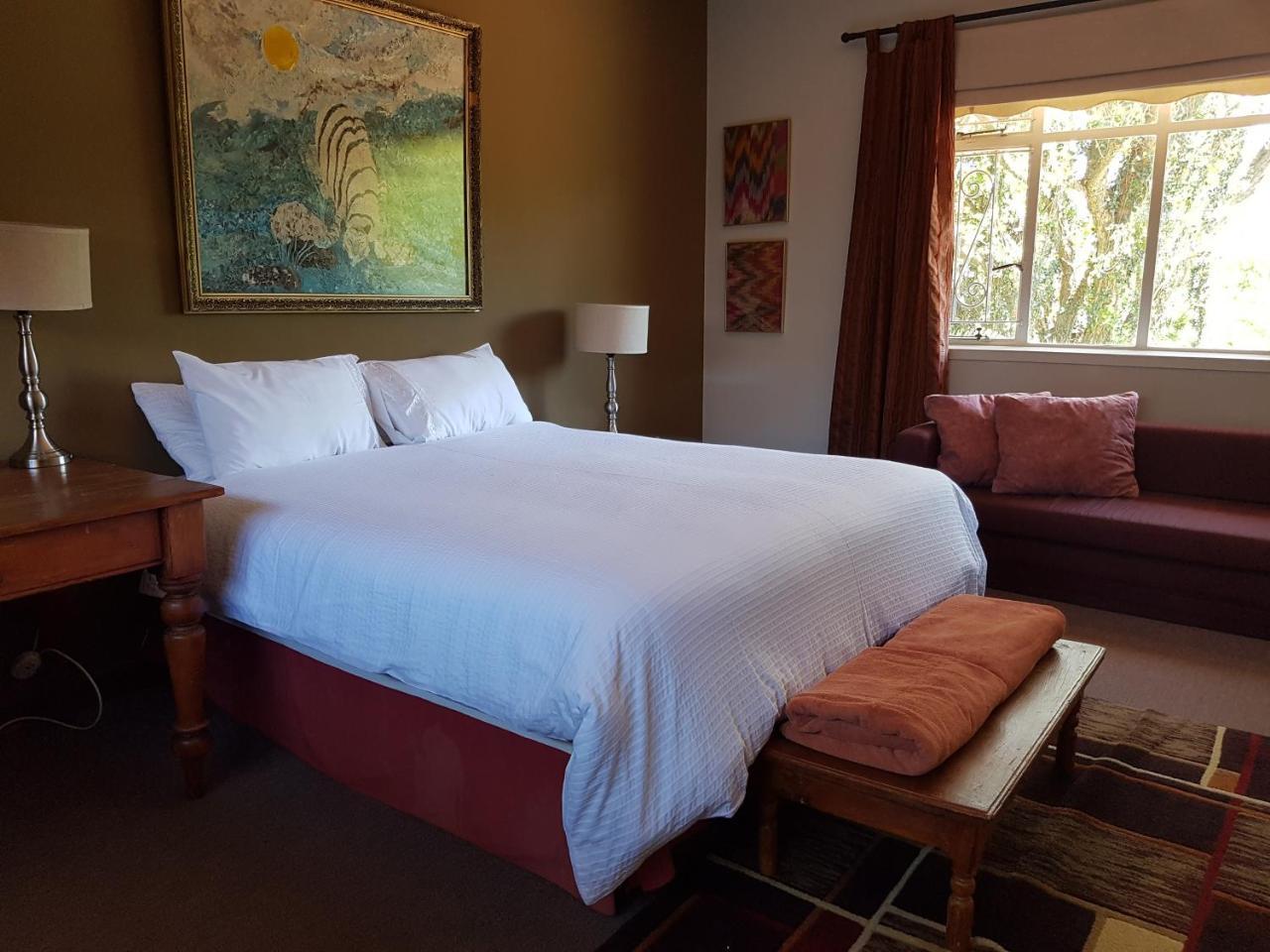 Burnham Road Suite Guest House Булавайо Екстериор снимка